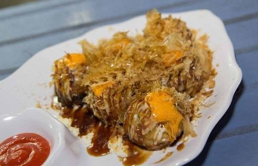 Bánh bạch tuộc nướng takoyaki luôn làm hài lòng thực khách với hương vị chuẩn Nhật. (Ảnh: Internet)