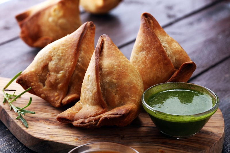 Bánh chiên Samosa hấp dẫn.
