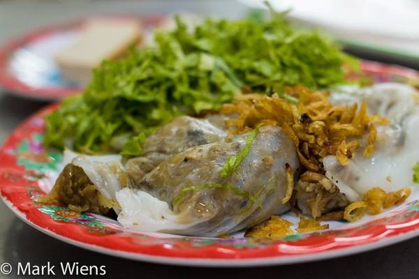 9 món ăn vặt hấp dẫn khách Tây ở Sài Gòn