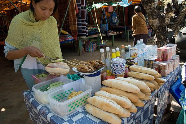 Bánh mỳ giòn kiểu Pháp Lào