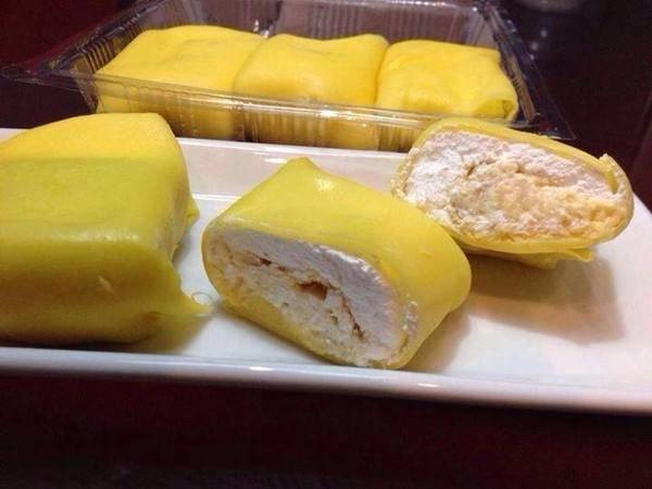 Bánh sầu riêng nhân kem vàng óng ánh
