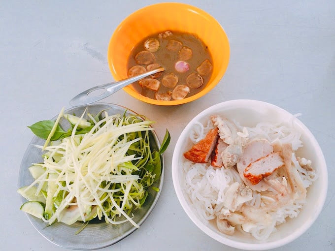 Bún mắm nêm
