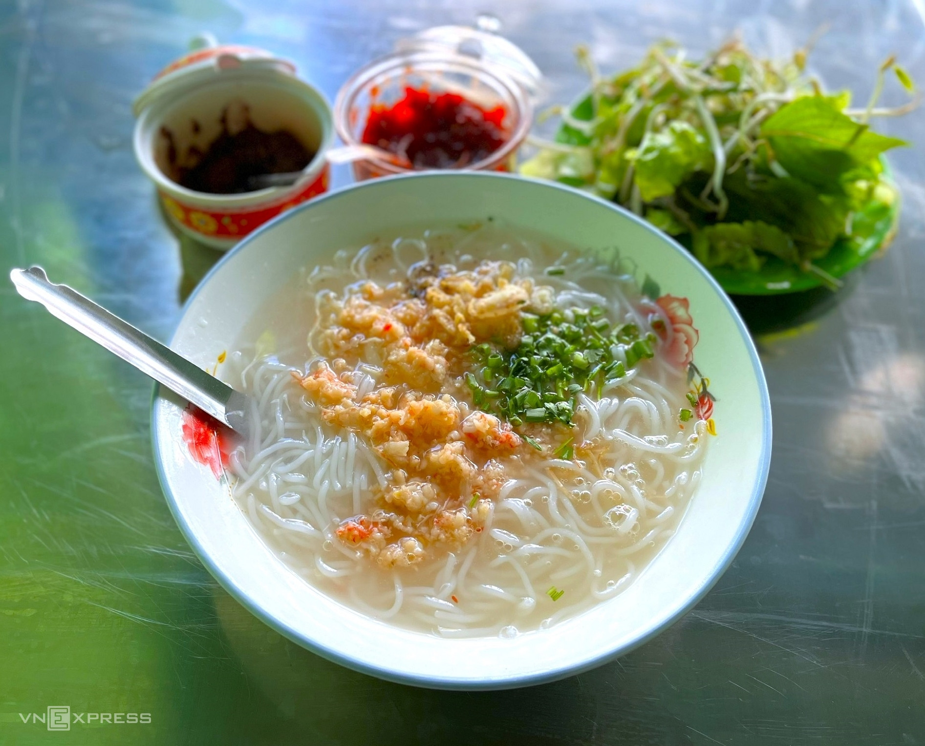 Bún Tôm