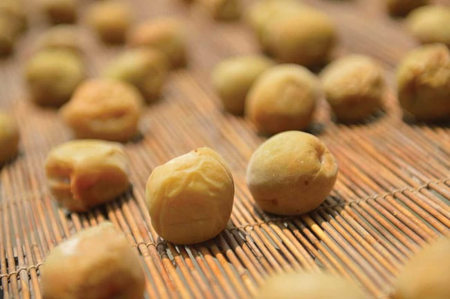 Cách chế biến mơ muối Umeboshi