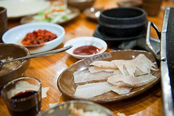 Hongeo (cá đuối lên men)