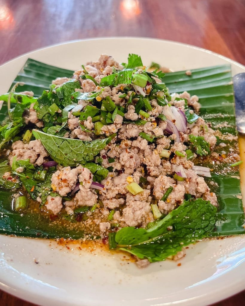 Laab - Salad thịt hoặc nấm thảo mộc