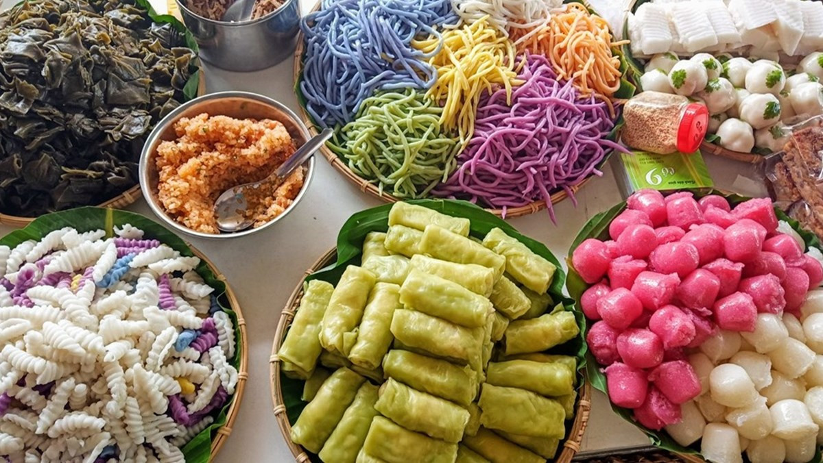 Mâm bánh đa dạng