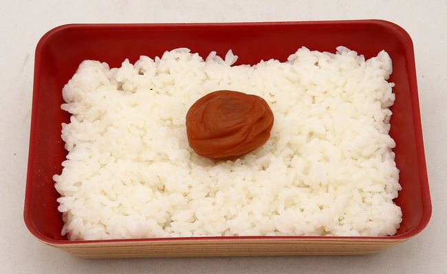 Món ăn văn hóa Nhật Bản với Umeboshi