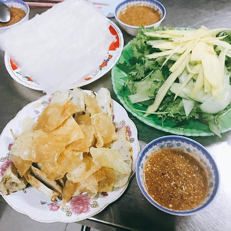 Món nem cuốn và chả dông nổi tiếng tại Phú Yên