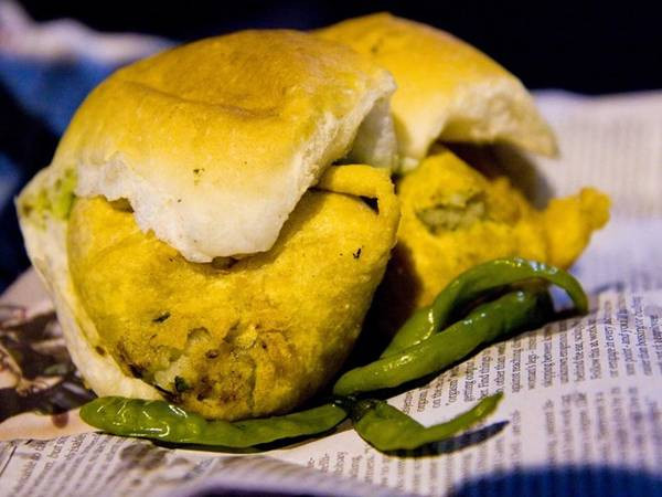 Món Vada Pav của Ấn Độ