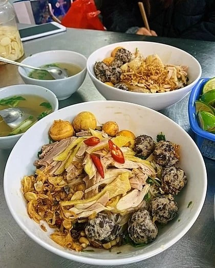 Phở gà Nguyệt, Phủ Doãn