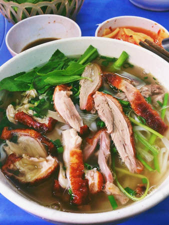 Phở vịt quay thơm ngon - @sharkking