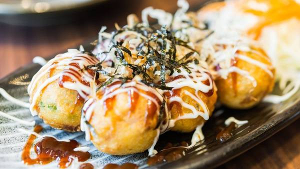 Takoyaki - Món ăn vỉa hè yêu thích tại Nhật Bản