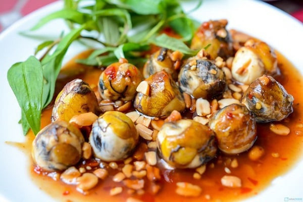 Trứng cút lộn xào me hấp dẫn