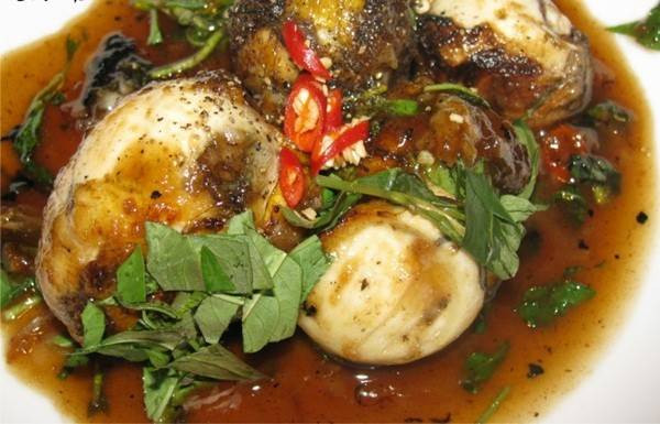 Trứng vịt lộn